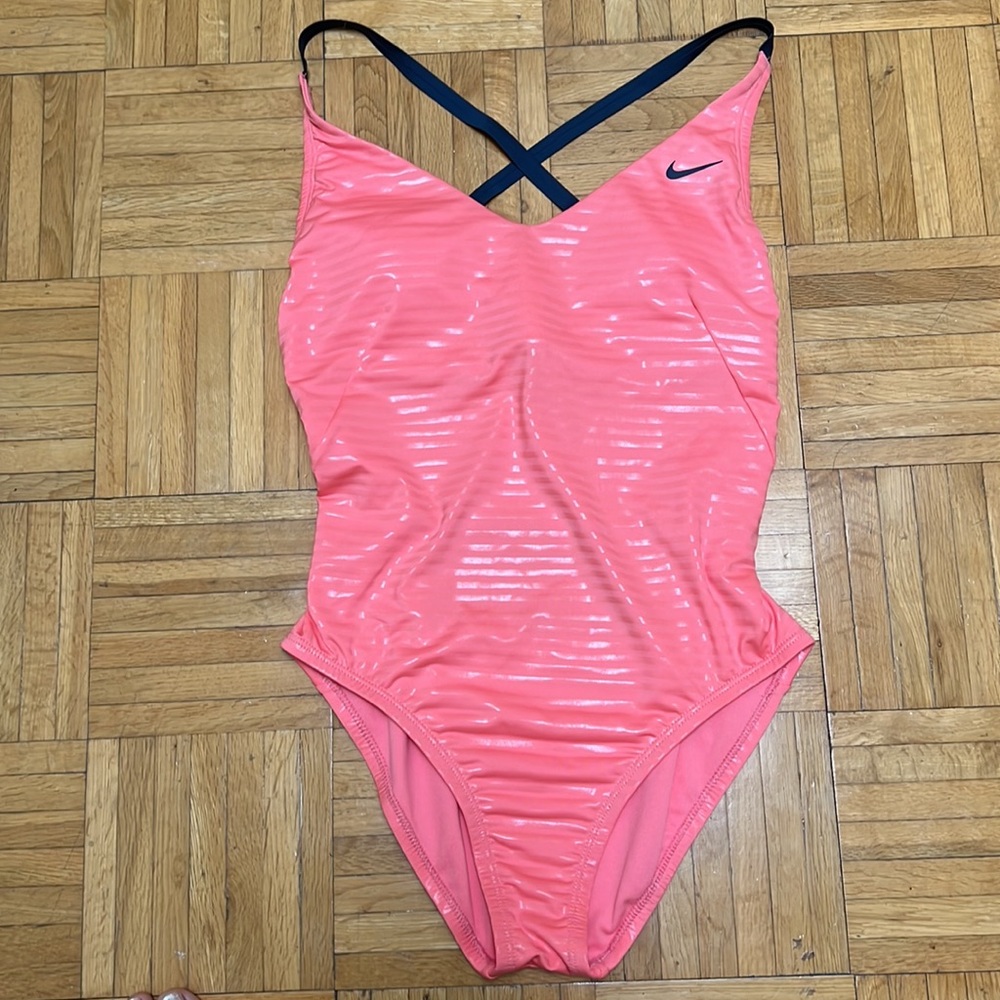 NWOT NIKE bathing suit, size S.